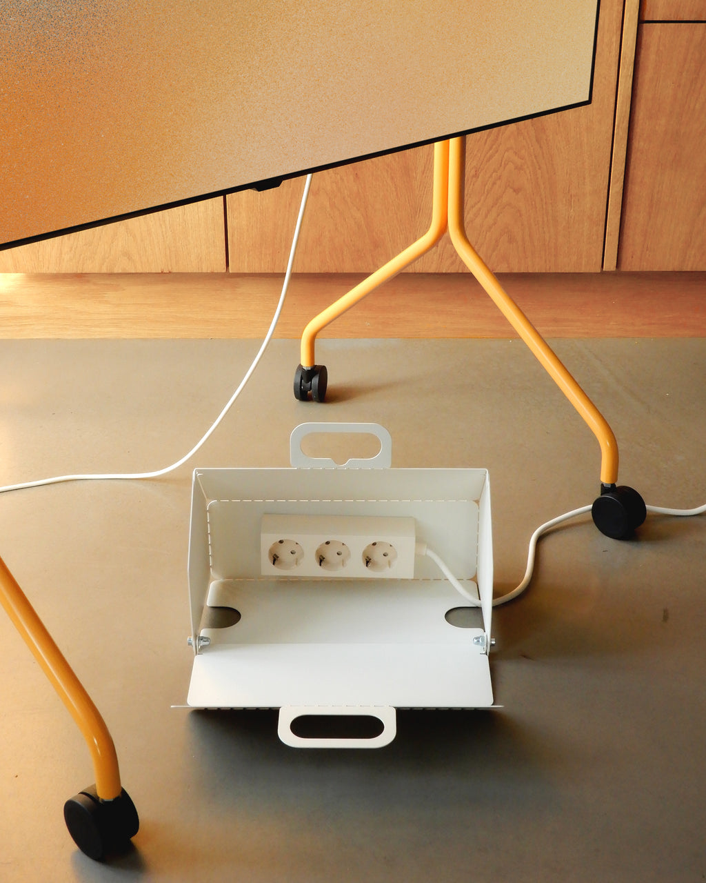 Pedestal Cable House Power Accessories 007 Pearl